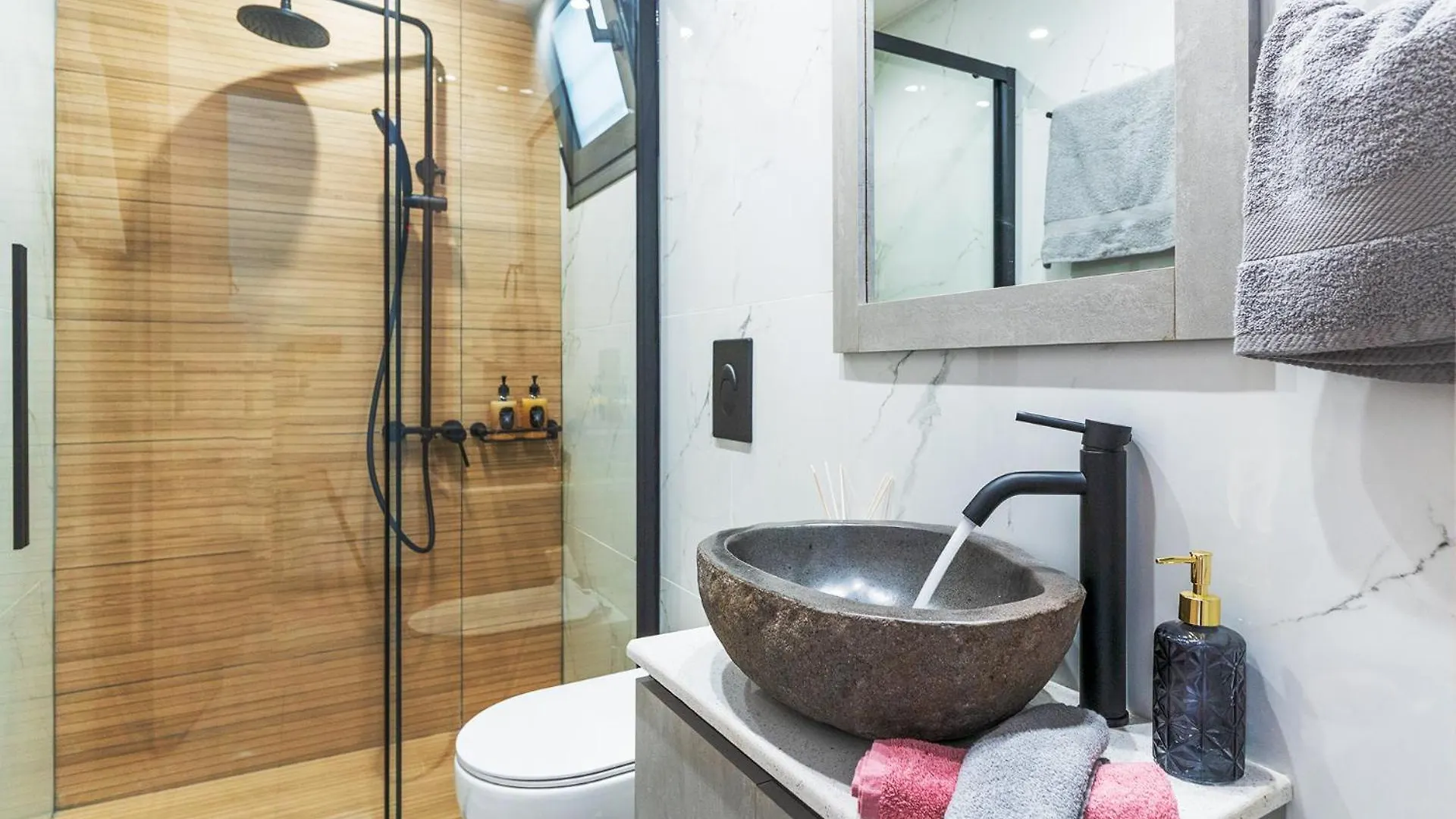 Seascape Luxury Apartment Kounoupidhiana