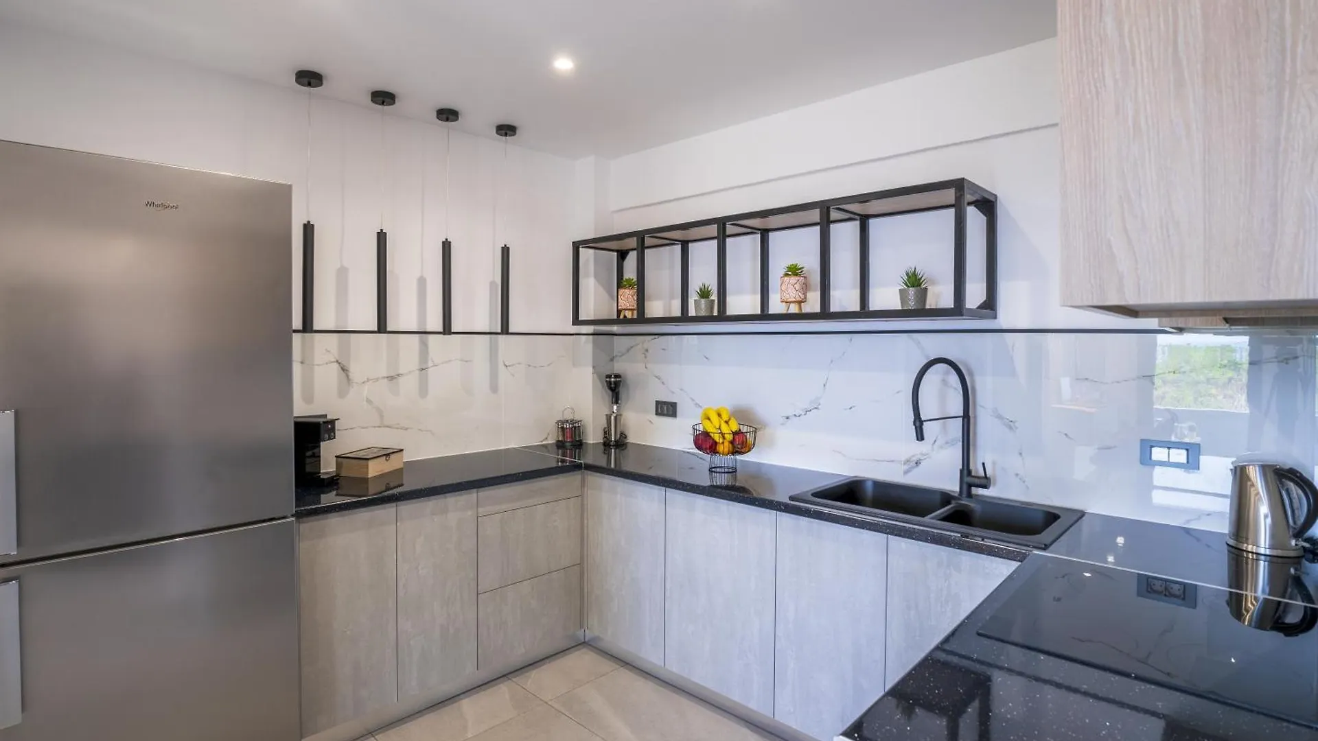 Seascape Luxury Apartment Kounoupidhiana 0*,